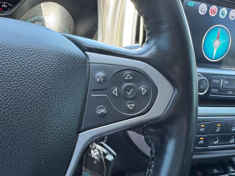 Chevrolet Colorado Vehicle Full-screen Gallery Image 17