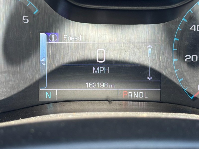 Chevrolet Colorado Vehicle Full-screen Gallery Image 18