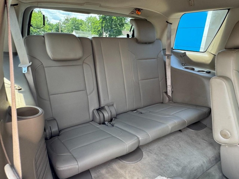 GMC Yukon Vehicle Image 12