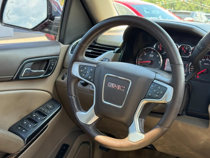 GMC Yukon Vehicle Image 14