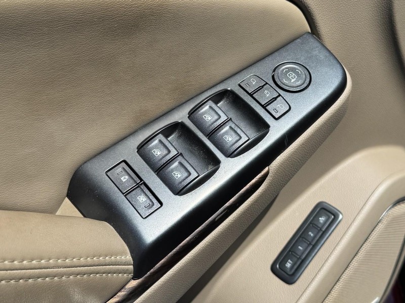 GMC Yukon Vehicle Image 24