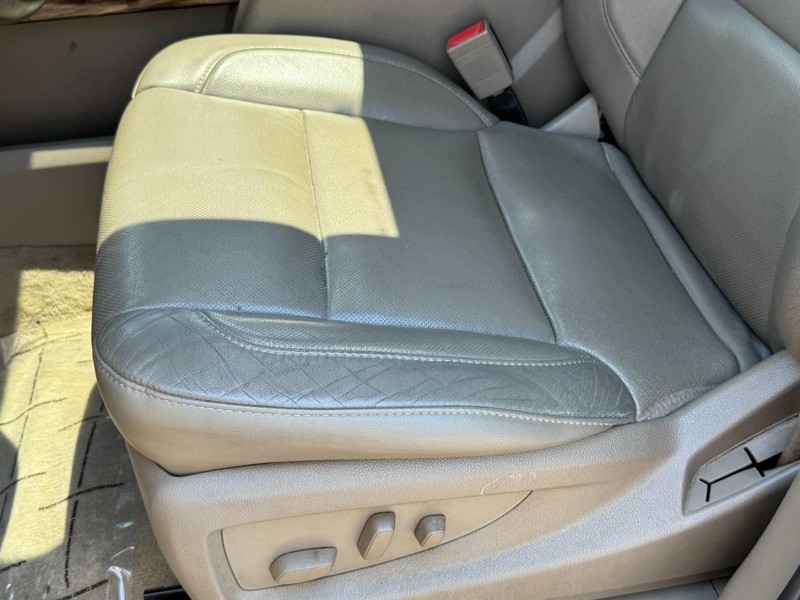 GMC Yukon Vehicle Image 25