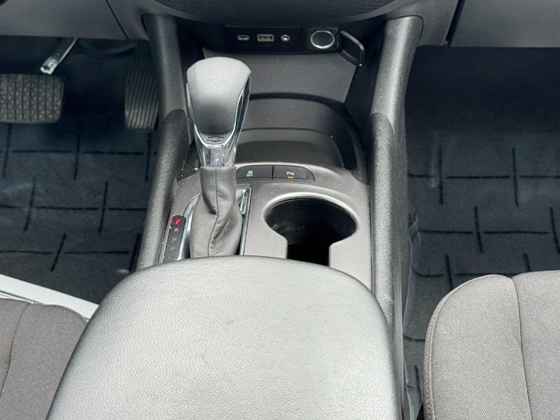 Chevrolet Malibu Vehicle Image 13