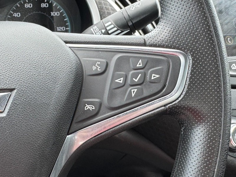Chevrolet Malibu Vehicle Image 16