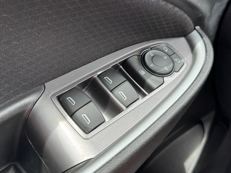 Chevrolet Malibu Vehicle Image 20