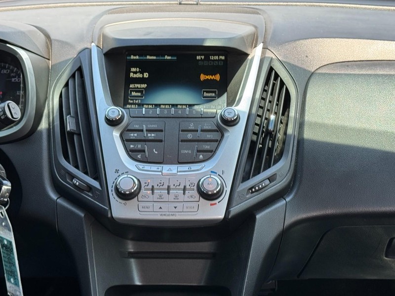 Chevrolet Equinox Vehicle Image 13