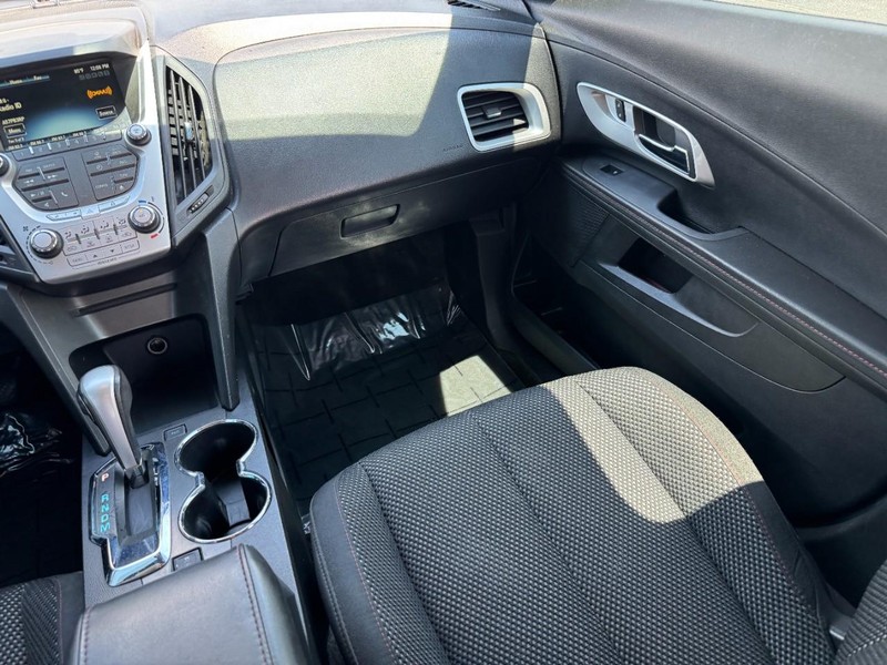 Chevrolet Equinox Vehicle Image 15