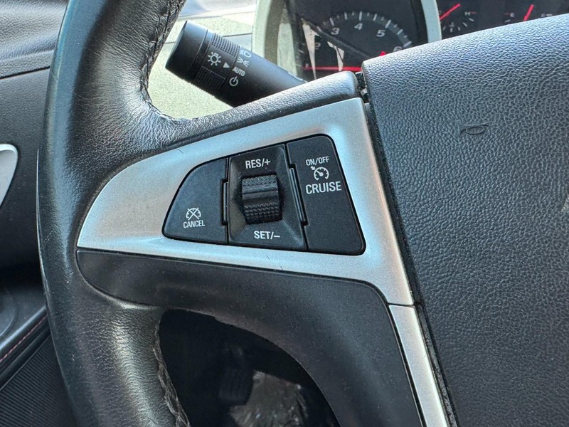 Chevrolet Equinox Vehicle Image 16