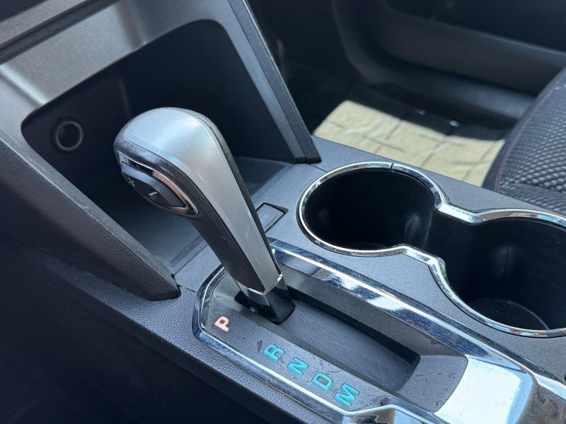 Chevrolet Equinox Vehicle Image 19