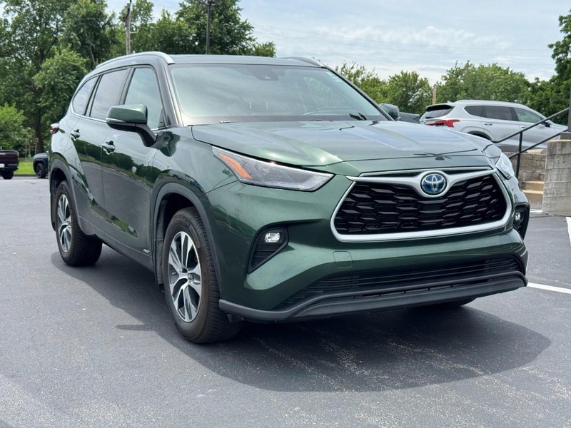 Toyota Highlander Vehicle Image 02
