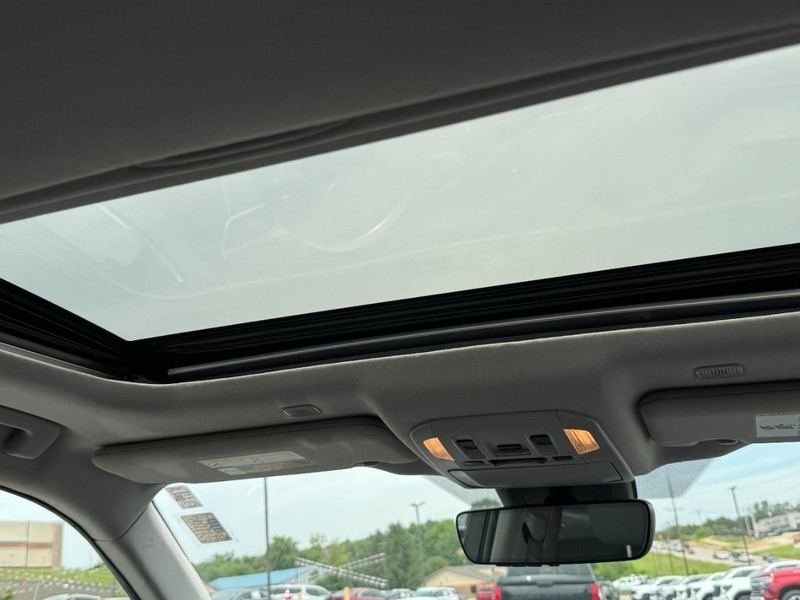 Toyota Highlander Vehicle Image 11