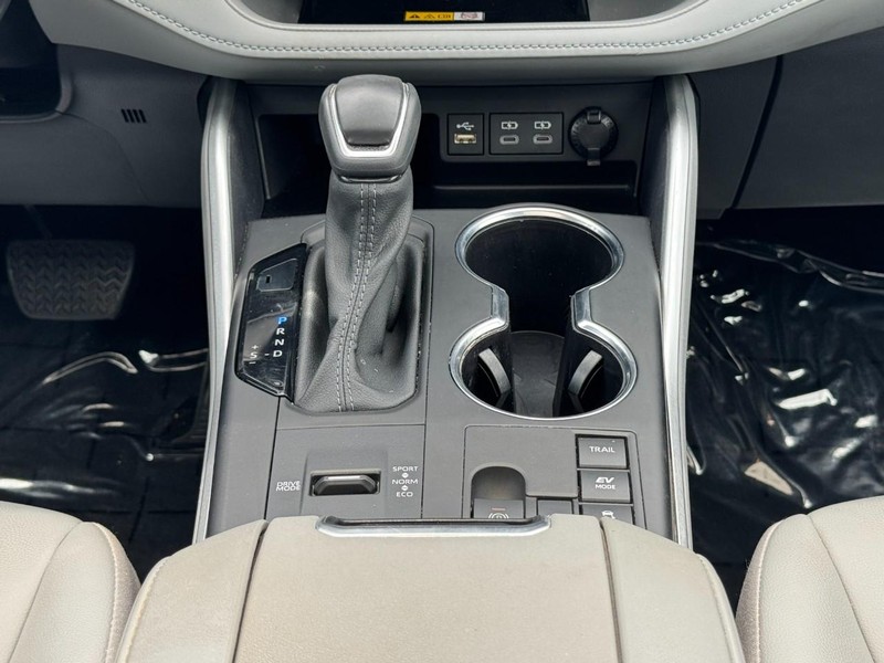 Toyota Highlander Vehicle Image 15