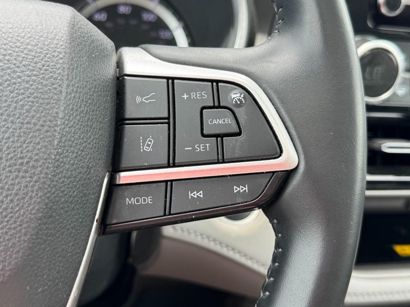 Toyota Highlander Vehicle Image 18
