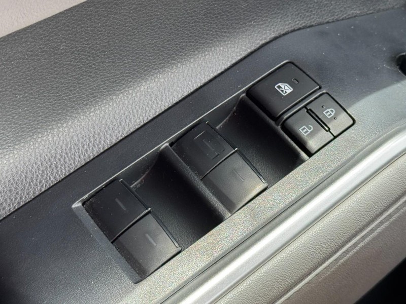 Toyota Highlander Vehicle Image 23