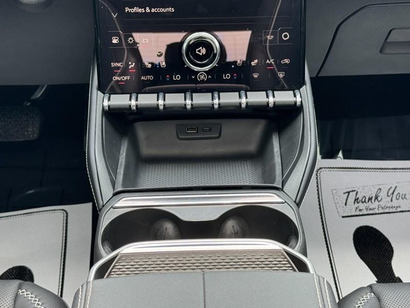 GMC Terrain Vehicle Image 15