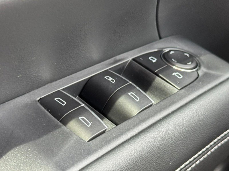 GMC Terrain Vehicle Image 24