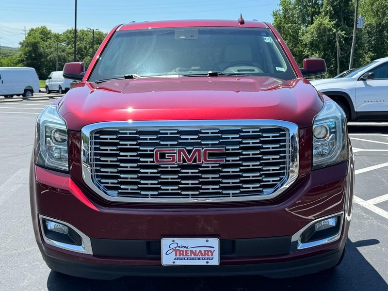 GMC Yukon Vehicle Image 09