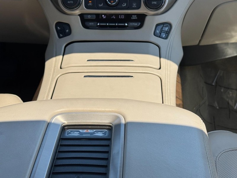 GMC Yukon Vehicle Image 15