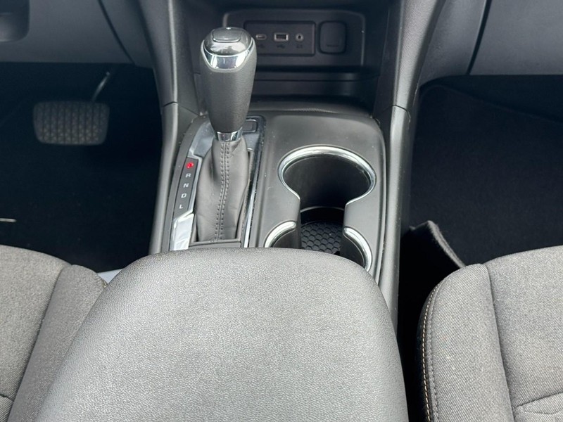 Chevrolet Equinox Vehicle Full-screen Gallery Image 14