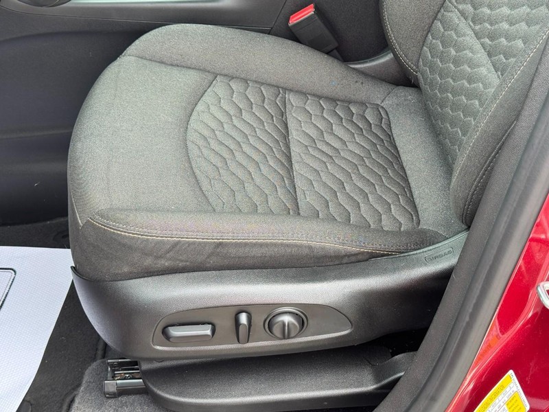 Chevrolet Equinox Vehicle Full-screen Gallery Image 22