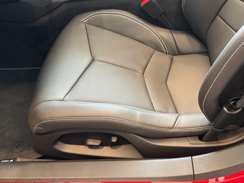 Chevrolet Corvette Vehicle Image 19