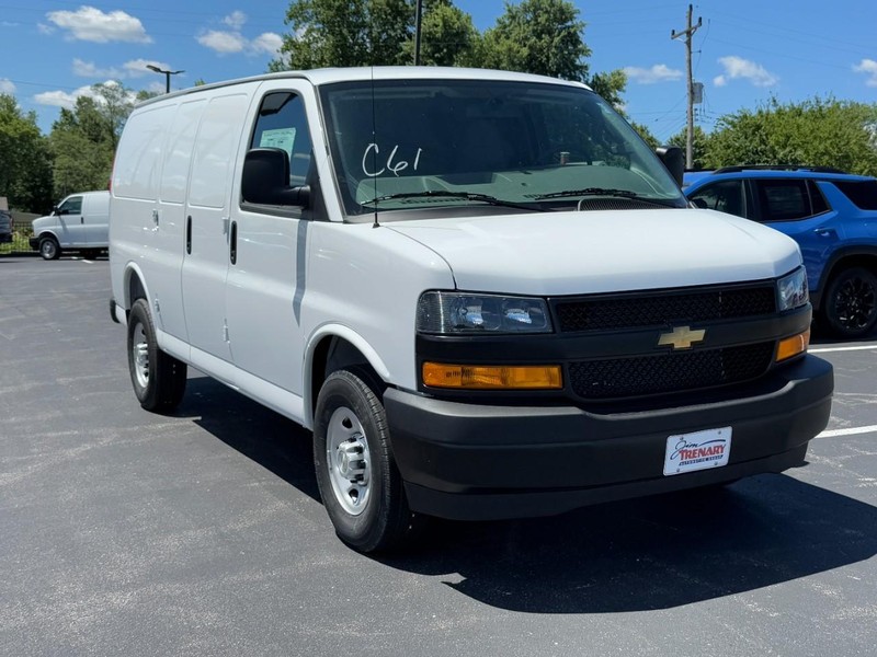 Chevrolet Express Cargo Van Vehicle Image 02