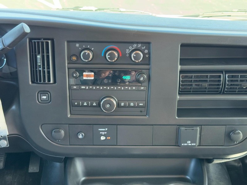 Chevrolet Express Cargo Van Vehicle Image 11