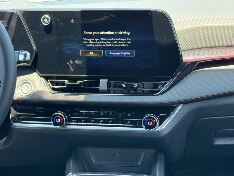 Chevrolet Equinox Vehicle Image 09