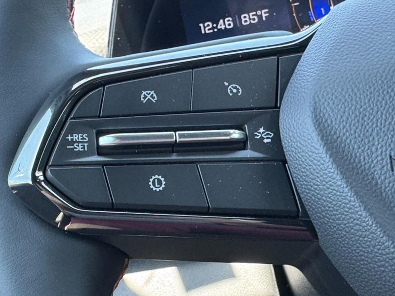 Chevrolet Equinox Vehicle Image 11