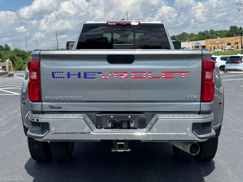 Chevrolet Silverado 3500HD Vehicle Image 04