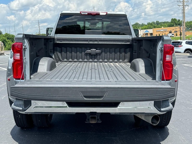 Chevrolet Silverado 3500HD Vehicle Image 05