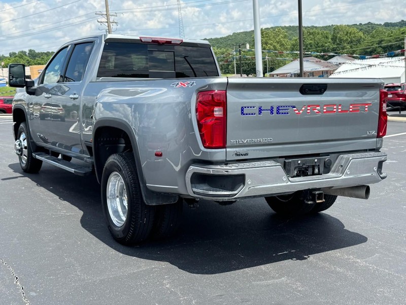 Chevrolet Silverado 3500HD Vehicle Image 06
