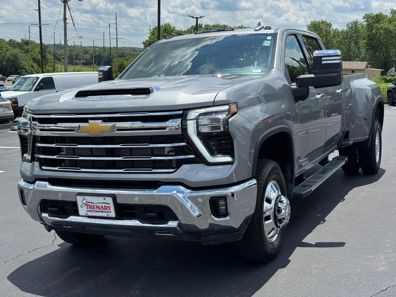 Chevrolet Silverado 3500HD Vehicle Image 08
