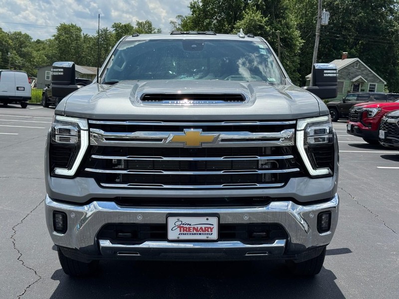 Chevrolet Silverado 3500HD Vehicle Image 09