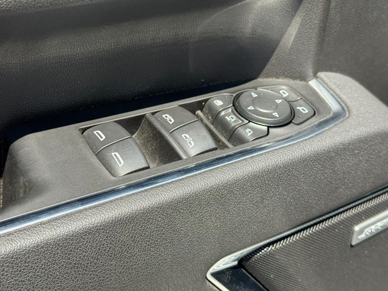 Chevrolet Silverado 3500HD Vehicle Image 26
