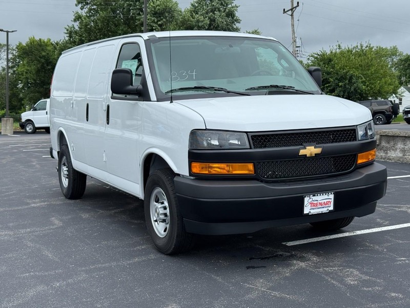 Chevrolet Express Cargo Van Vehicle Image 02