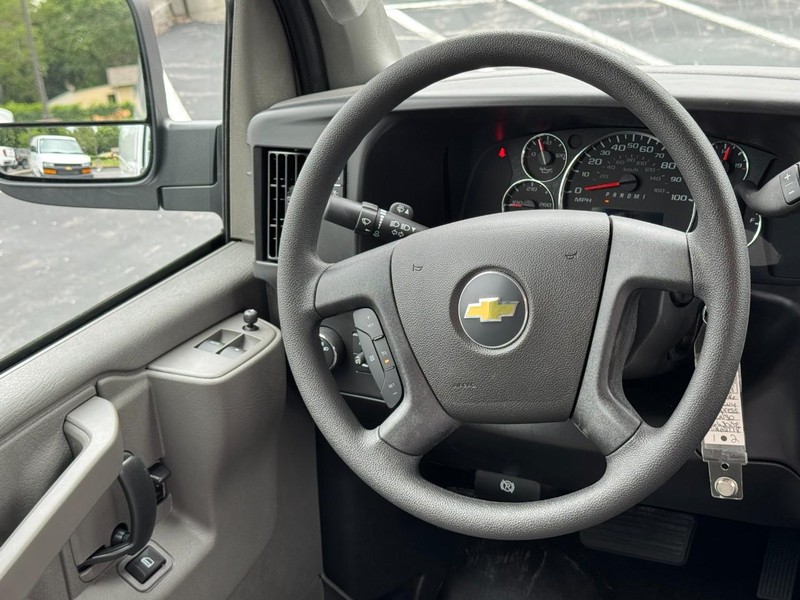 Chevrolet Express Cargo Van Vehicle Image 10