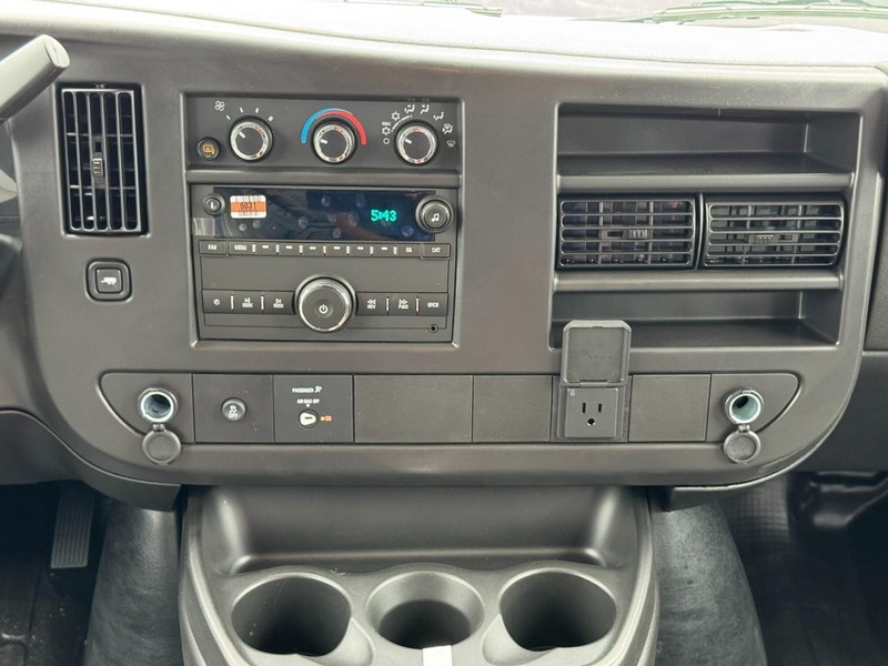 Chevrolet Express Cargo Van Vehicle Image 11