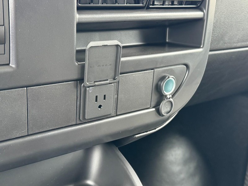 Chevrolet Express Cargo Van Vehicle Image 14