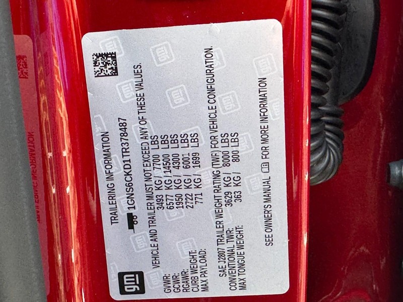 Chevrolet Suburban Vehicle Image 19