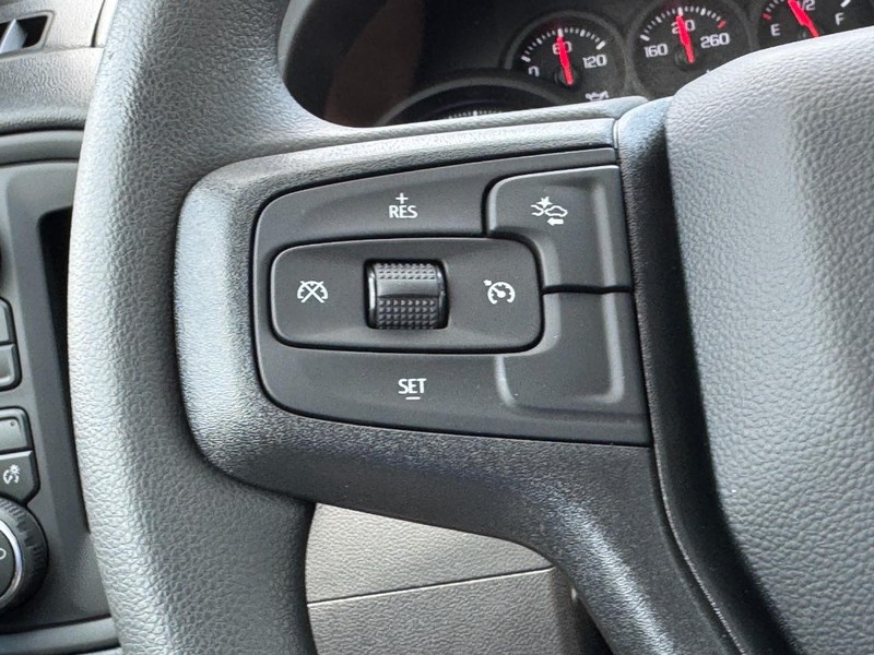 Chevrolet Silverado 1500 Vehicle Image 11