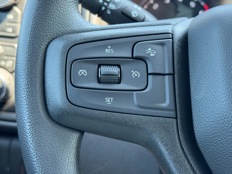 Chevrolet Silverado 1500 Vehicle Image 11