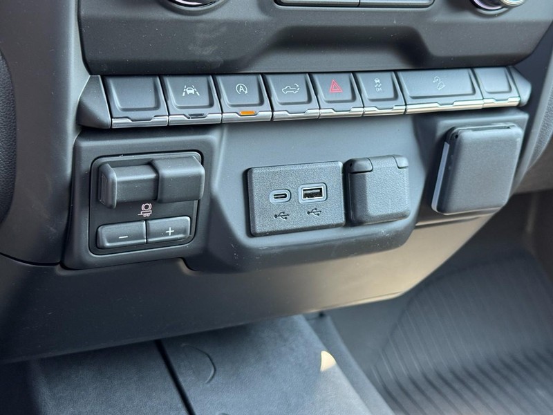 Chevrolet Silverado 1500 Vehicle Image 12