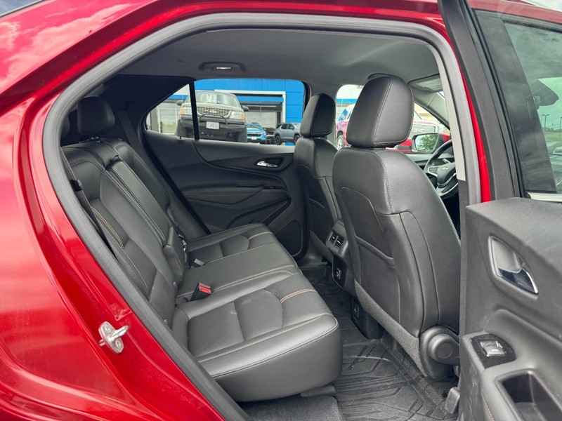 Chevrolet Equinox Vehicle Full-screen Gallery Image 10