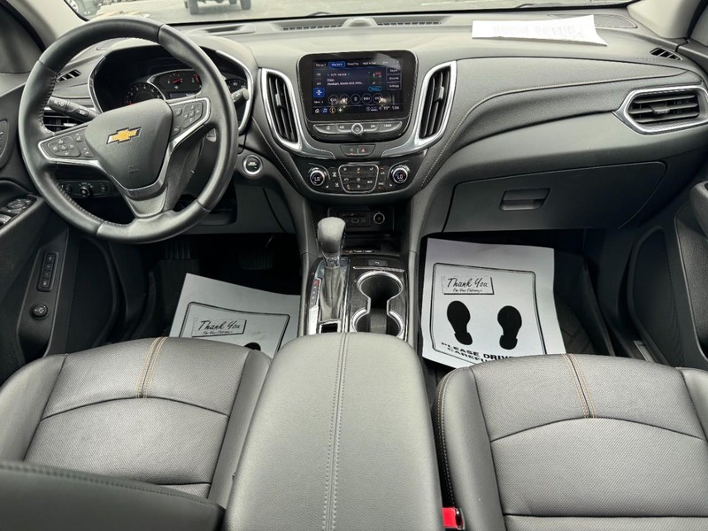 Chevrolet Equinox Vehicle Full-screen Gallery Image 11