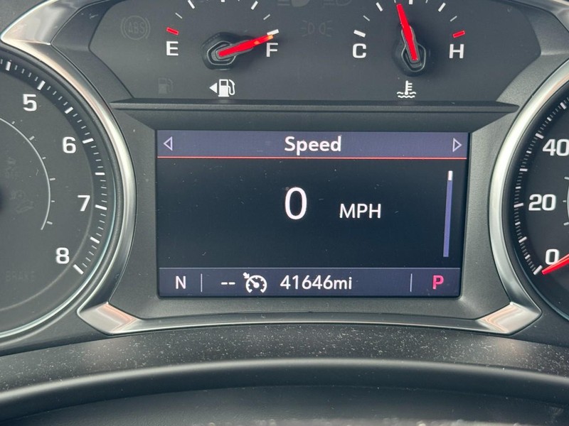 Chevrolet Equinox Vehicle Full-screen Gallery Image 19