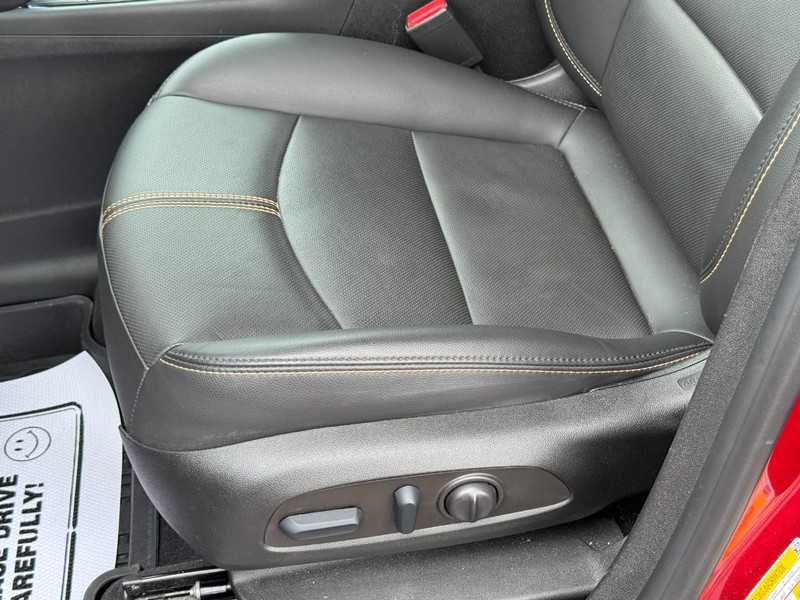 Chevrolet Equinox Vehicle Full-screen Gallery Image 24