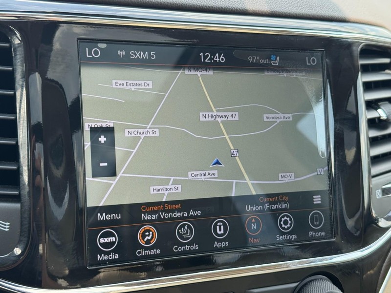 Jeep Grand Cherokee Vehicle Image 20