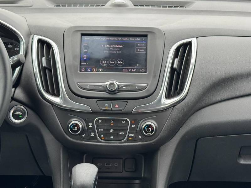 Chevrolet Equinox Vehicle Full-screen Gallery Image 13