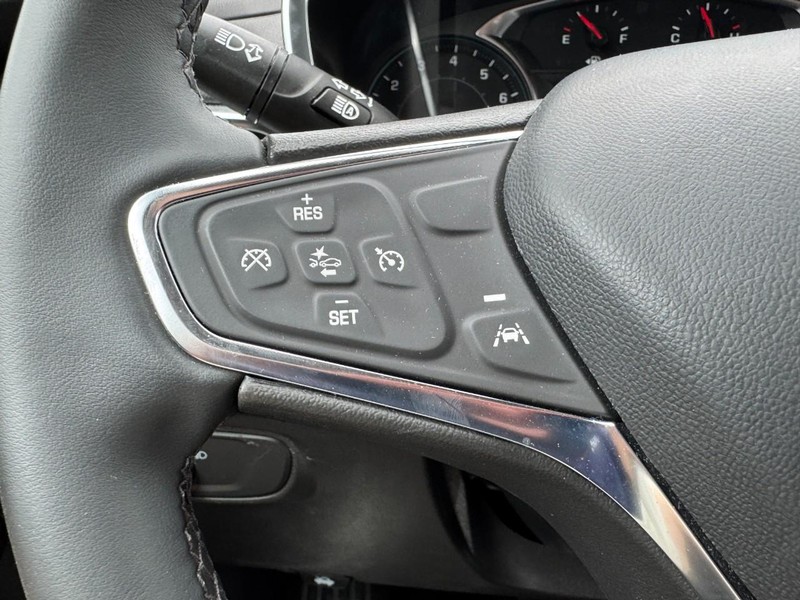 Chevrolet Equinox Vehicle Full-screen Gallery Image 16